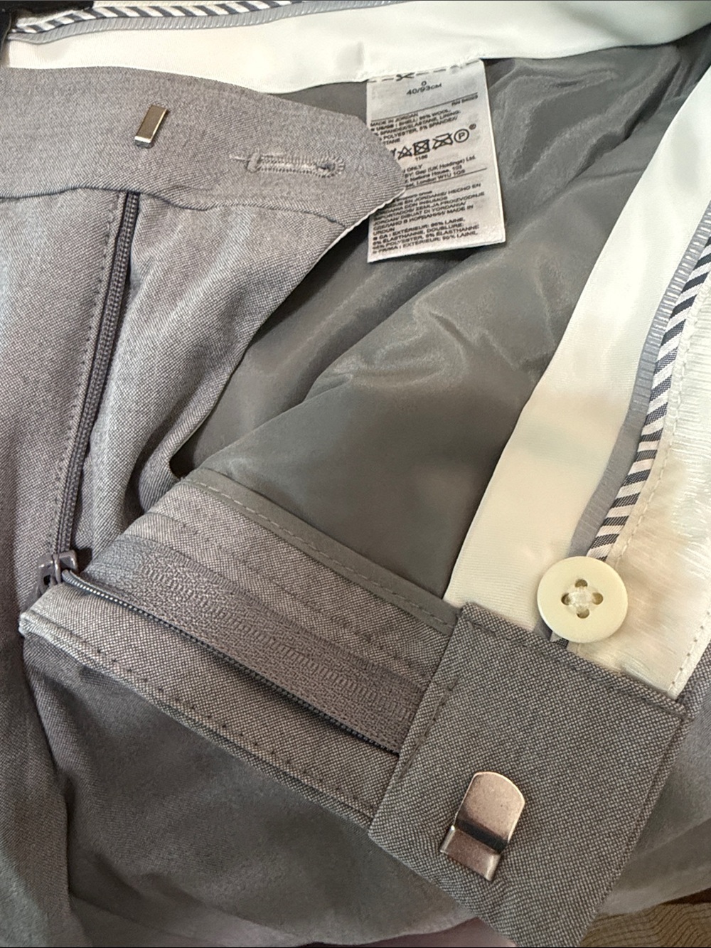 Banana Republic Light Gray Women's Dress Pants - Straight Leg - Picture 5 of 5